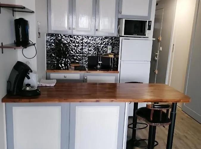 Cap Natu Port Ambonne *